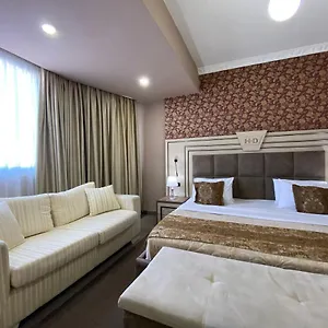 Deluxe **** Tiran